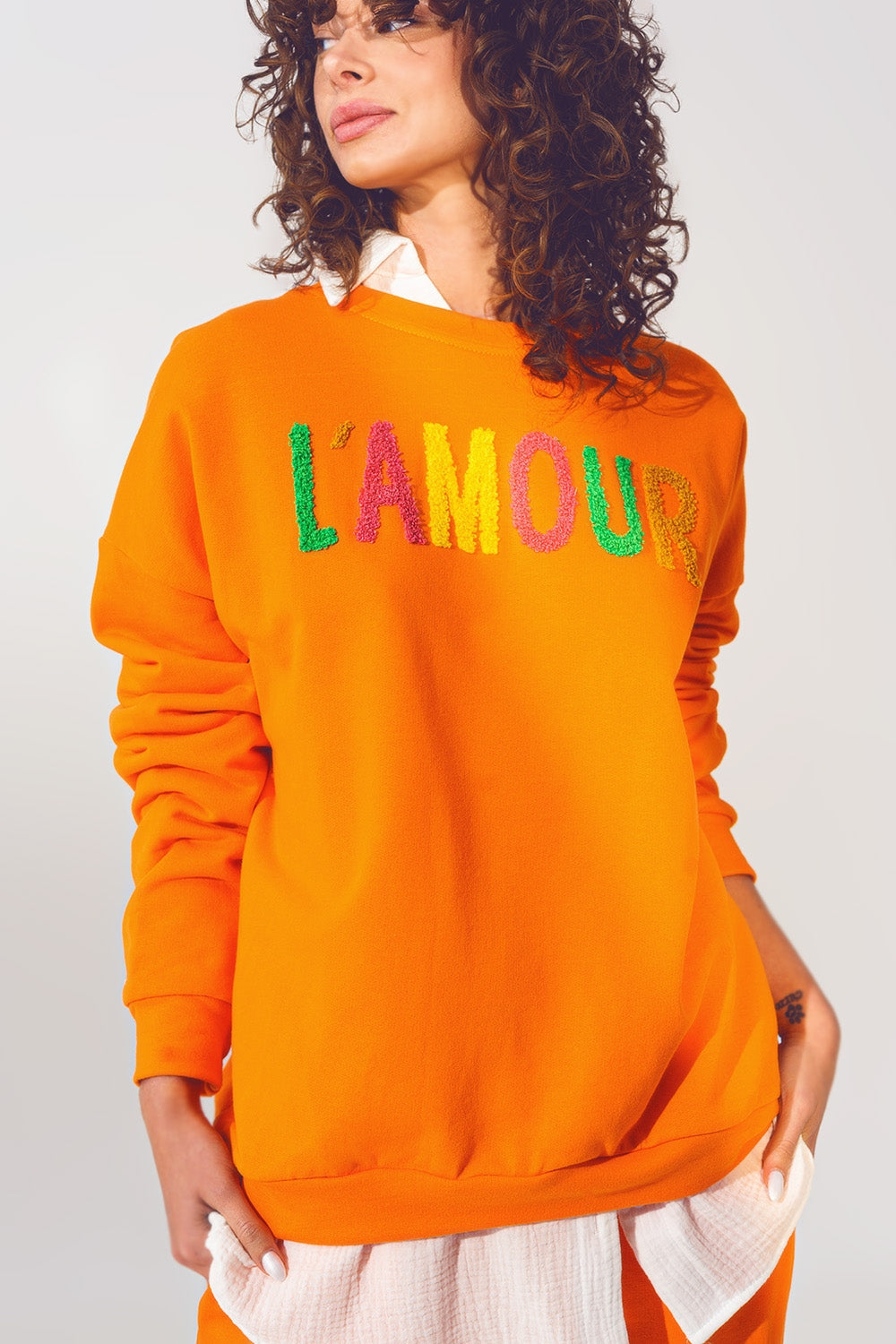 ORANGE SWEATER