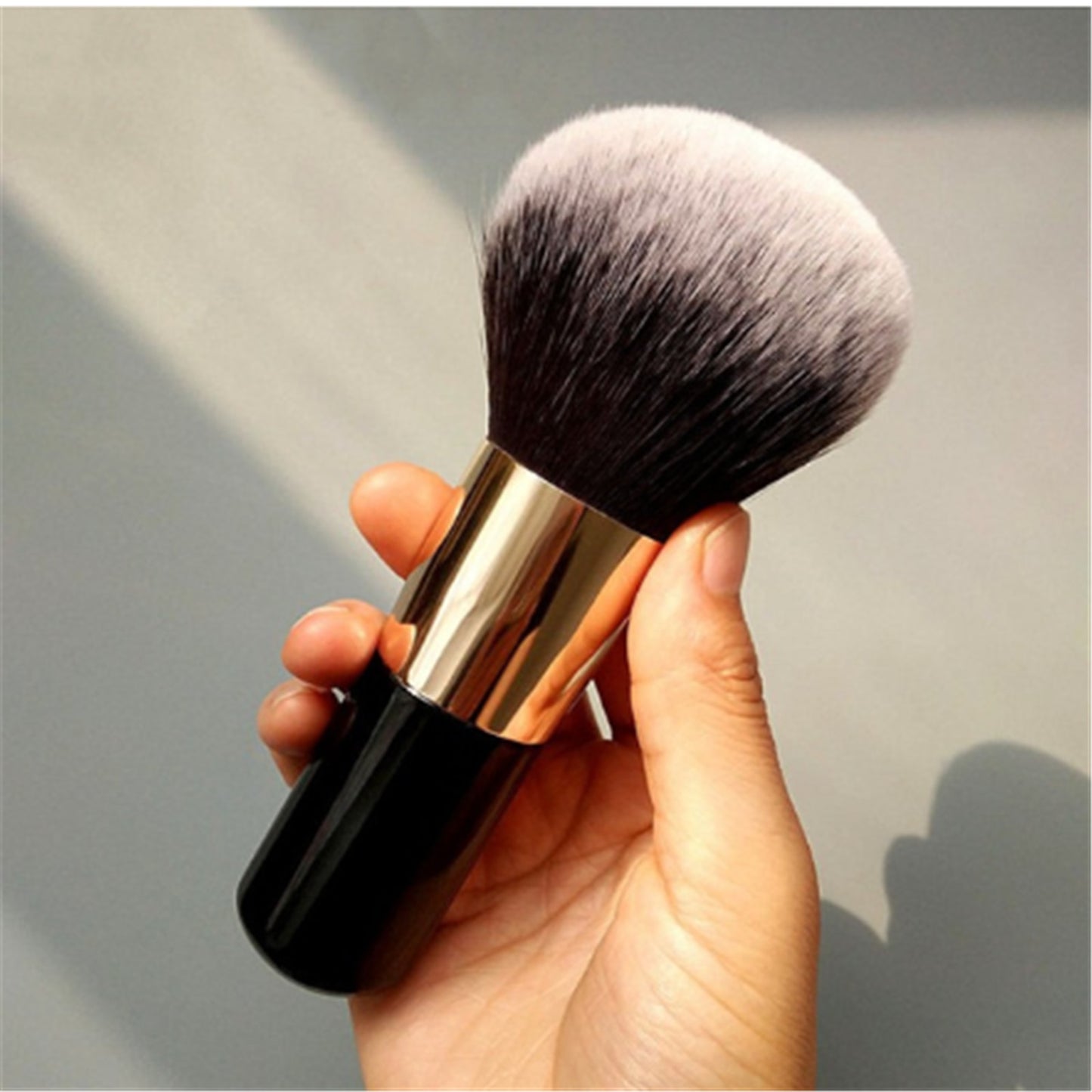 New Pro Large Size Makeup Brush For Loose Powder Foundation Powder Blush Highlighter Brush Soft Hair Cosmetics Lady Make Up Tool